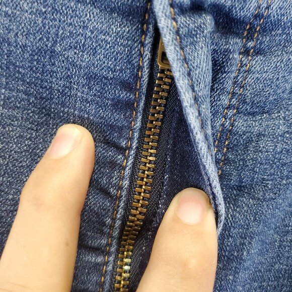 Levis Jeans Womens 33 Blue 311 Shaping Skinny Denim Stretch - Picture 10 of 11